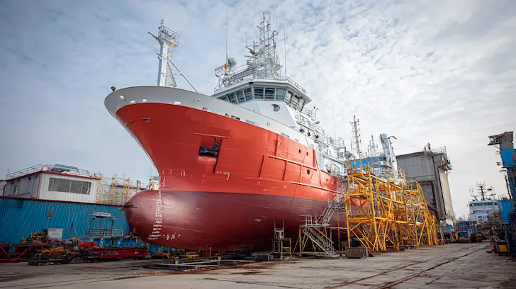ERP-tracked technical product production from resin injection to shipping