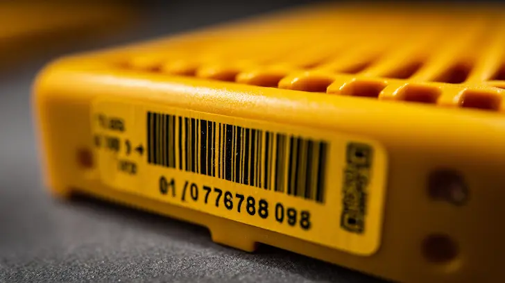 Permanent tracking label for technical product traceability compliance
